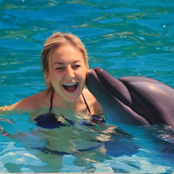 Meet your Posher, Sarah! 💁🏼💕 - Picture 6 of 8